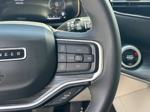 Used 2023 Jeep Wagoneer L Series III w/ Premium Group I AWD/4WD image 19
