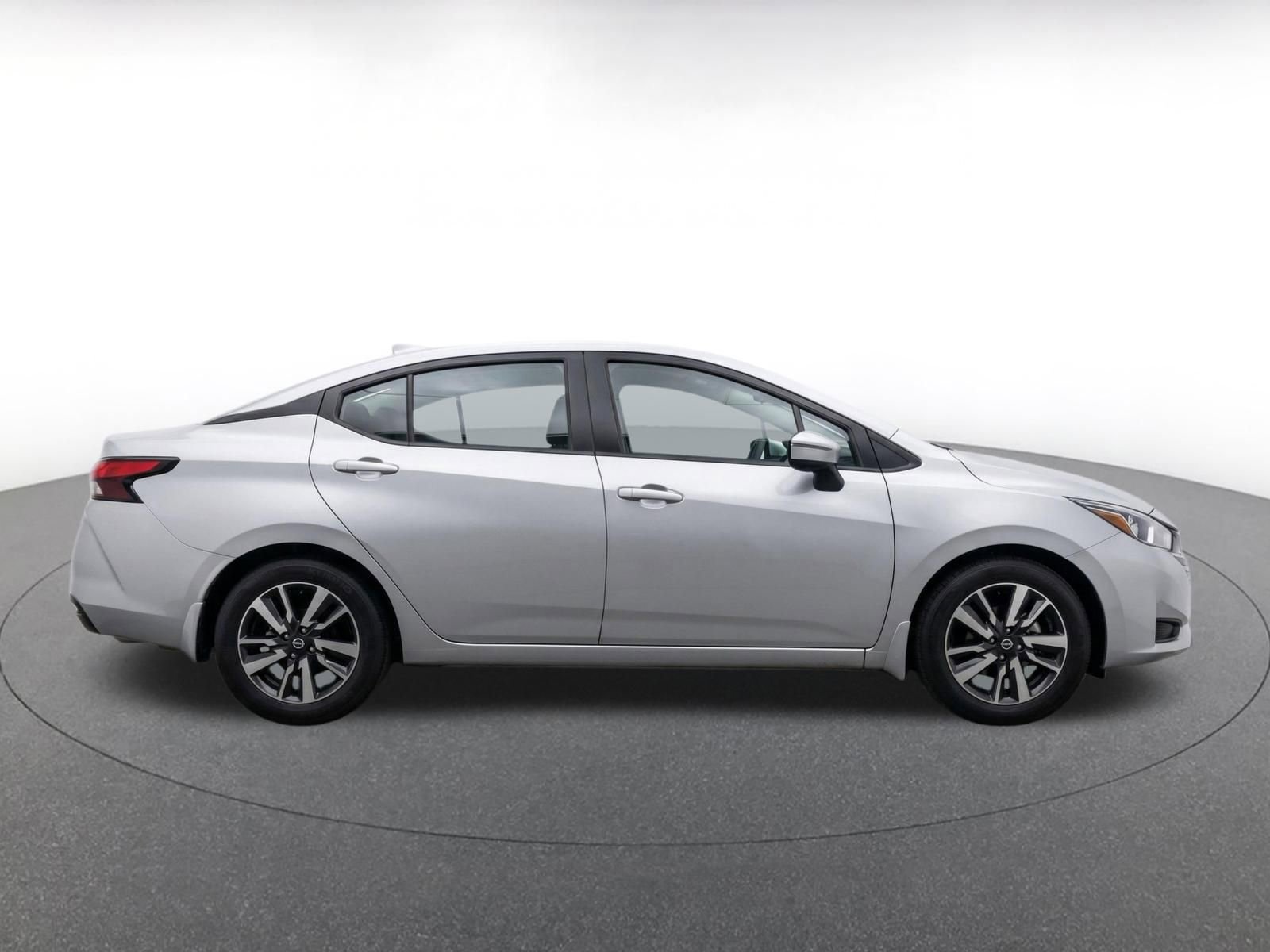Used 2025 Nissan Versa SV FWD image 10
