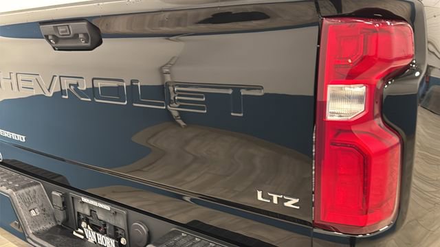 Used 2021 Chevrolet Silverado 2500 LTZ w/ Z71 Chrome Sport Edition AWD/4WD image 40