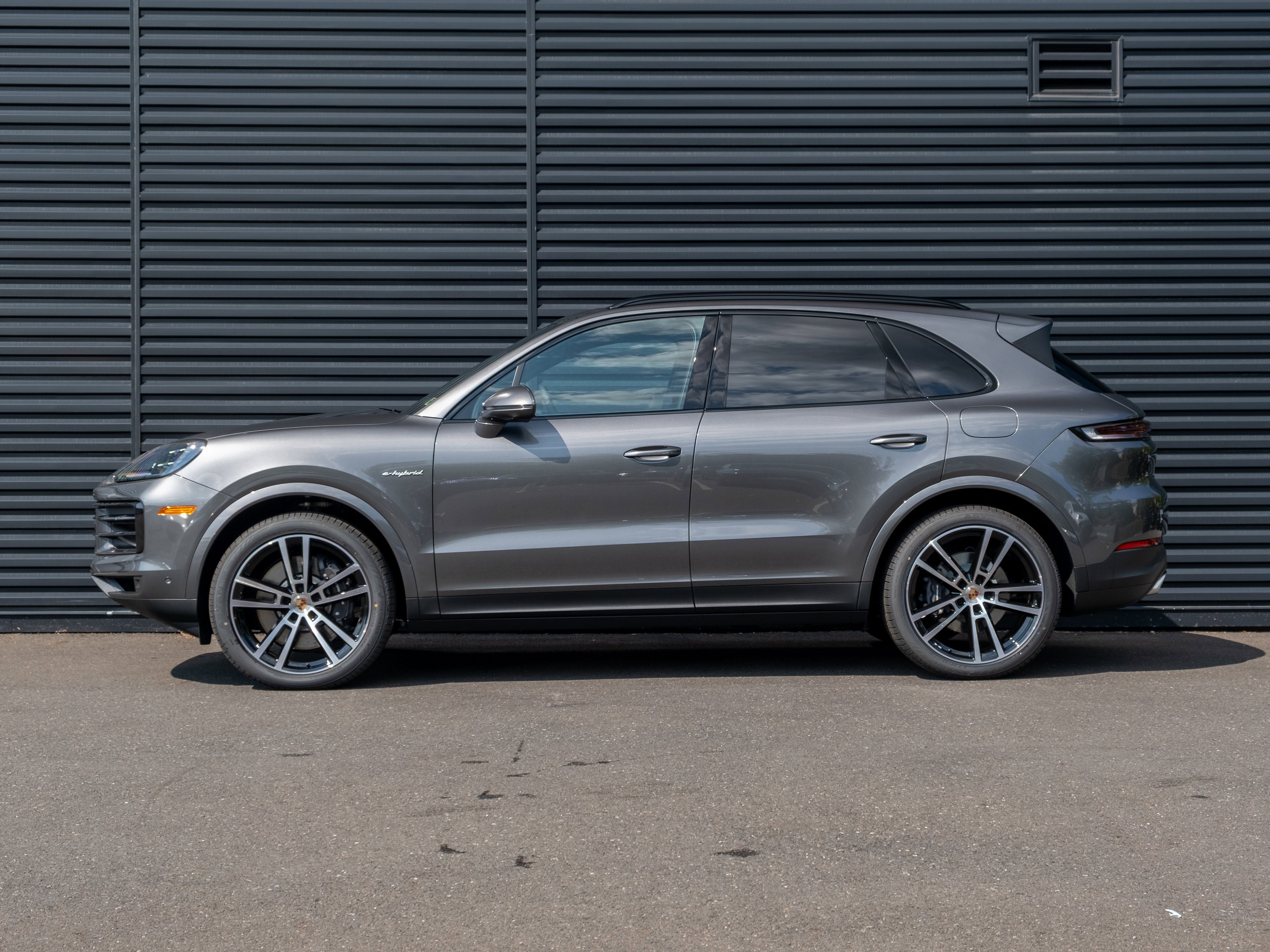 New 2026 Porsche Cayenne E-Hybrid image 2