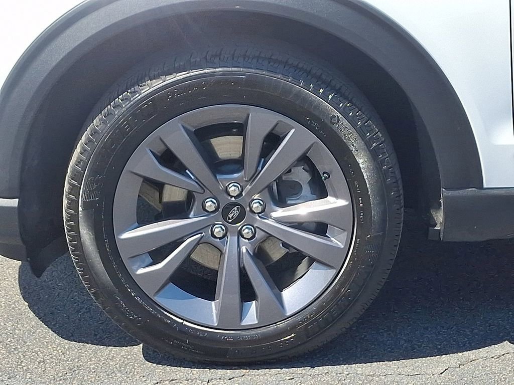 Used 2025 Ford Explorer Active w/ Active Comfort Package AWD/4WD image 8