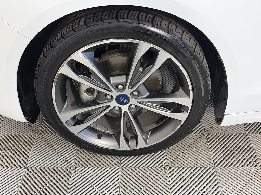 Used 2020 Ford Fusion Titanium FWD image 8