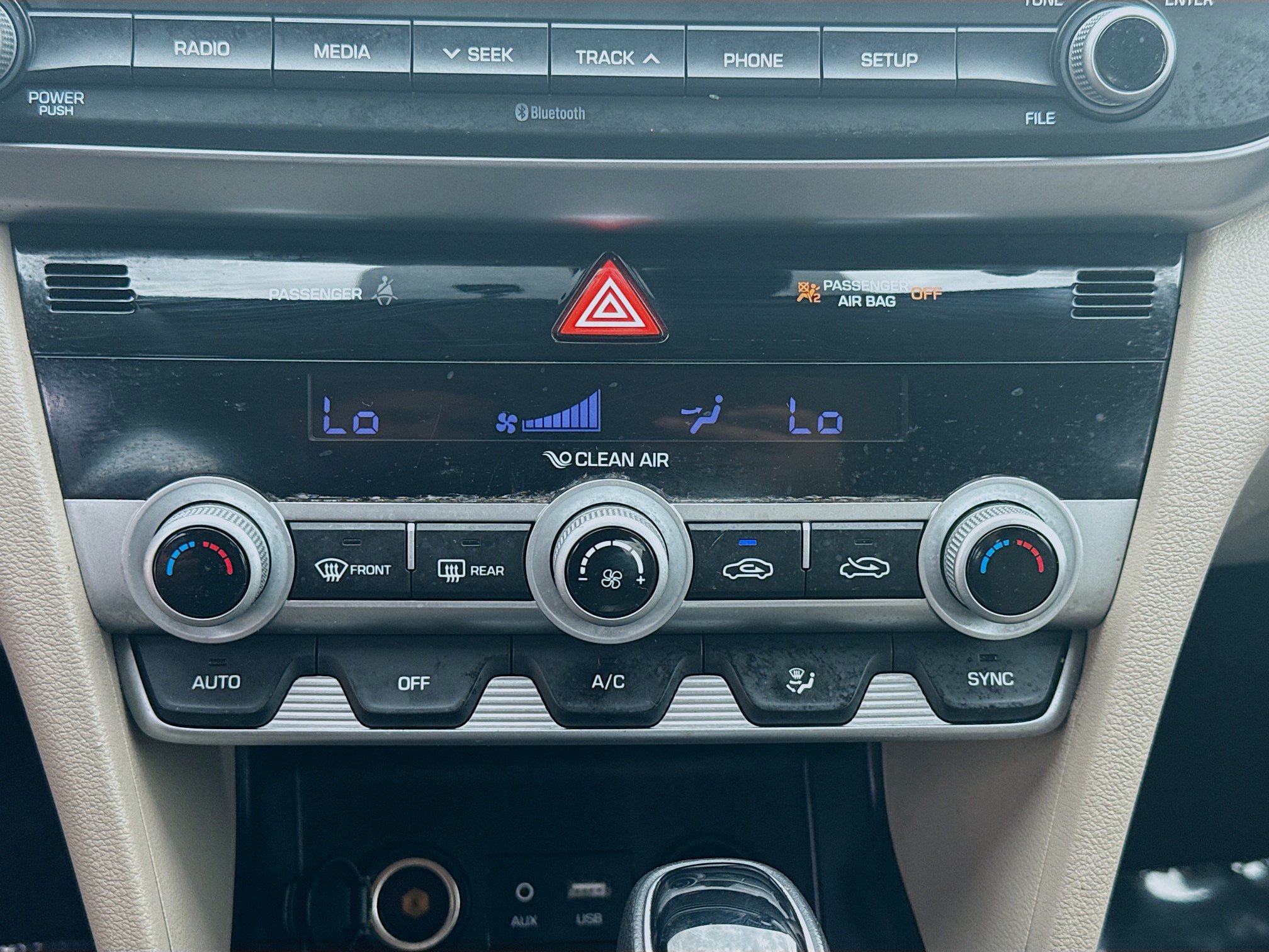 Used 2020 Hyundai Elantra SE FWD image 12