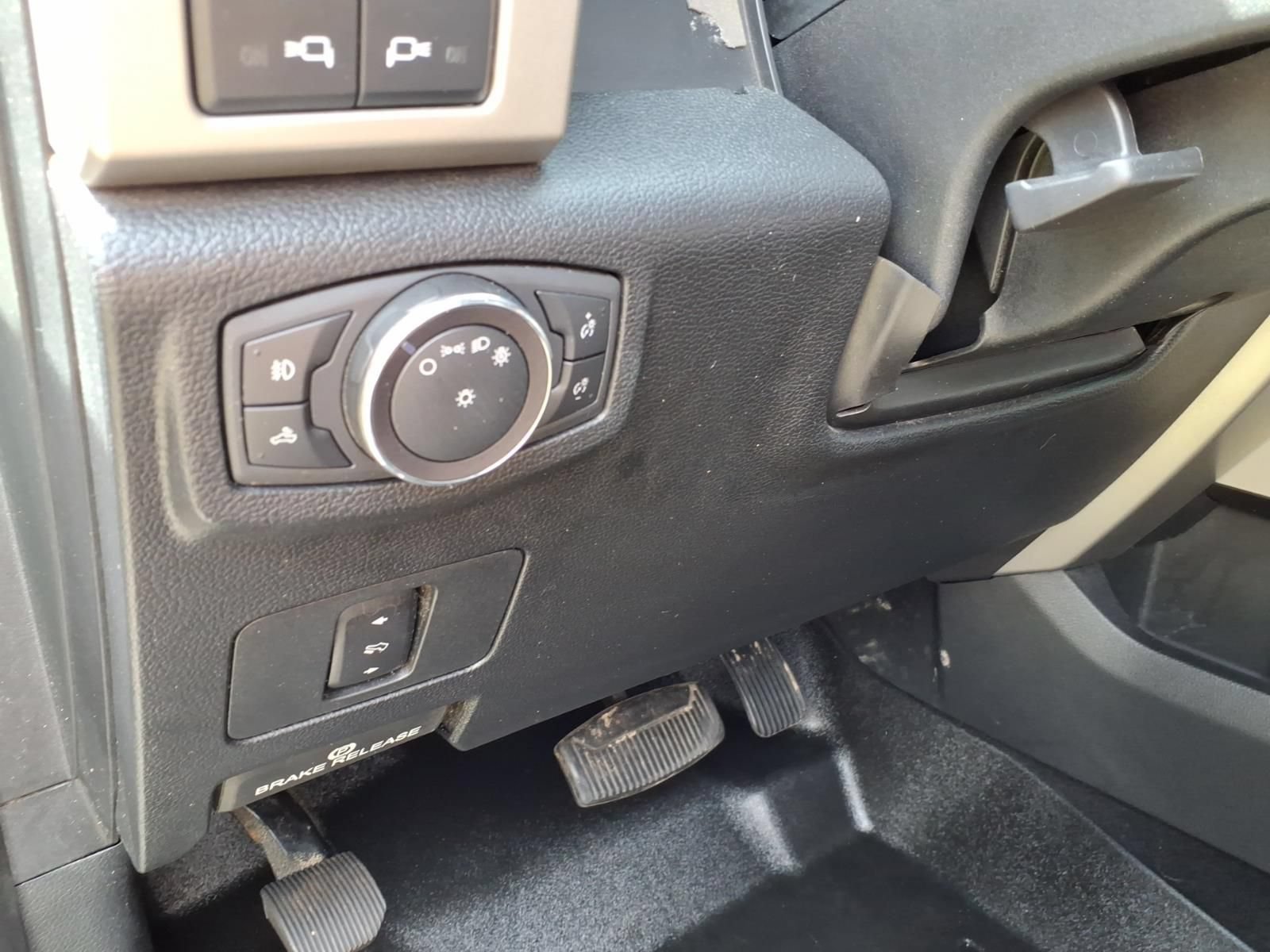 Used 2019 Ford F350 Lariat w/ Chrome Package AWD/4WD image 19