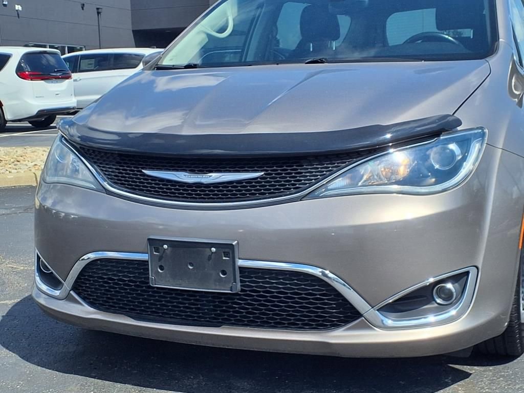 Used 2017 Chrysler Pacifica Touring-L image 21
