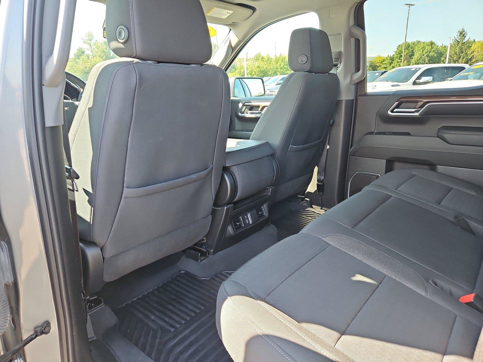 Used 2023 Chevrolet Silverado 1500 LT AWD/4WD image 14