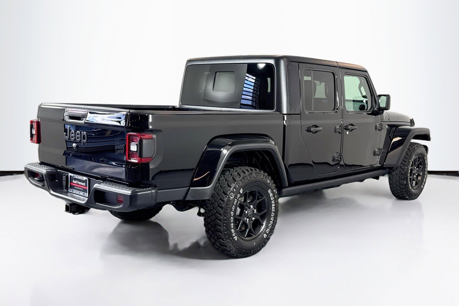 Used 2025 Jeep Gladiator Sport image 5