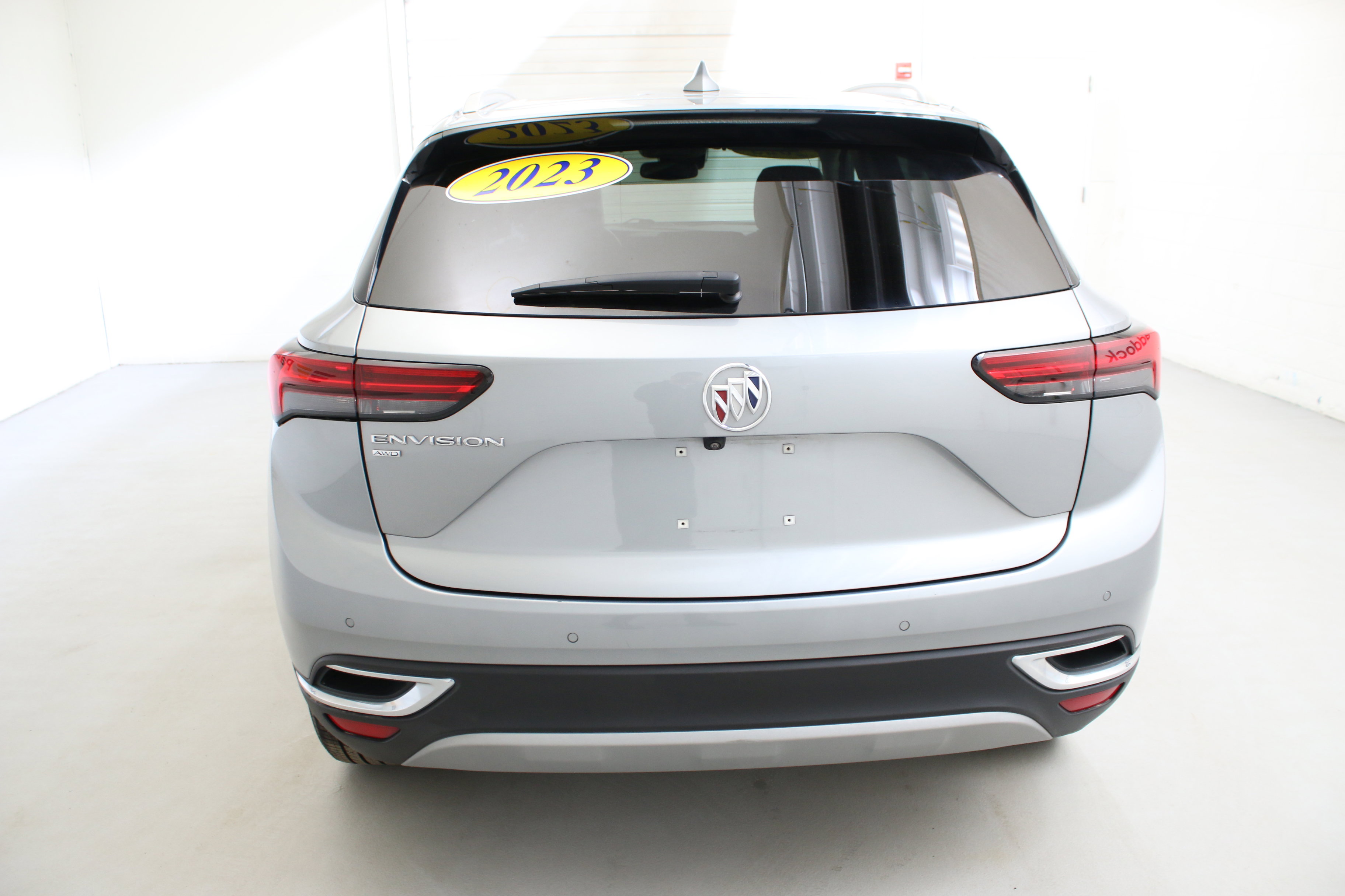 Used 2023 Buick Envision Essence image 8