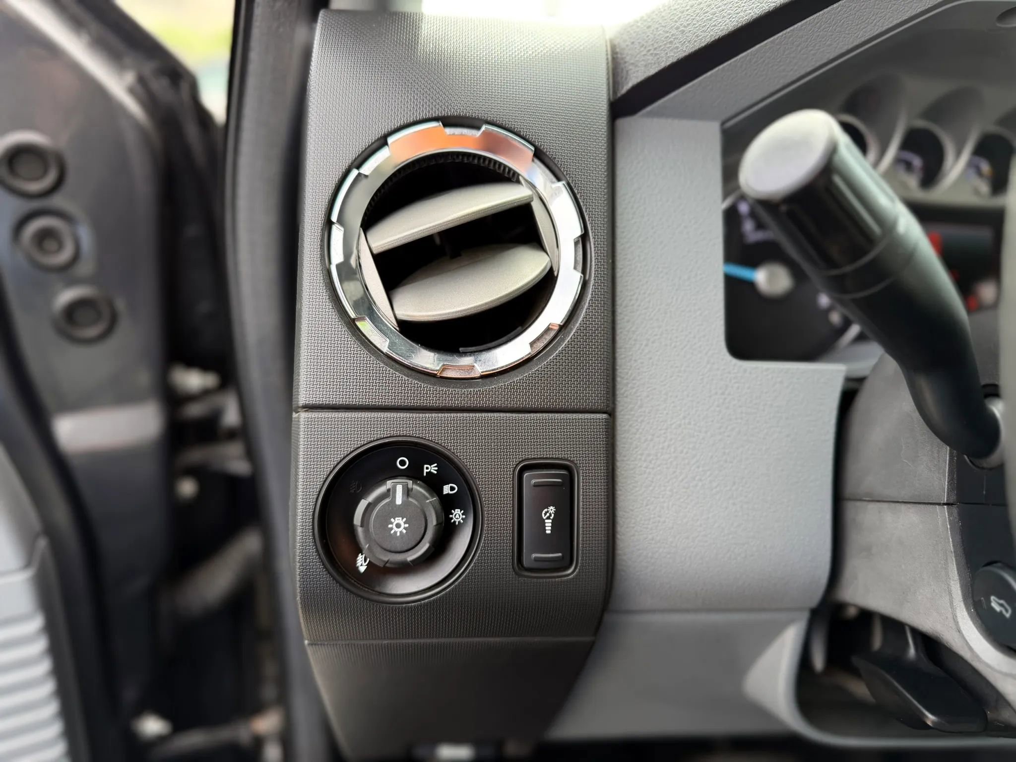 Used 2016 Ford F350 XLT w/ XLT Premium Package AWD/4WD image 37