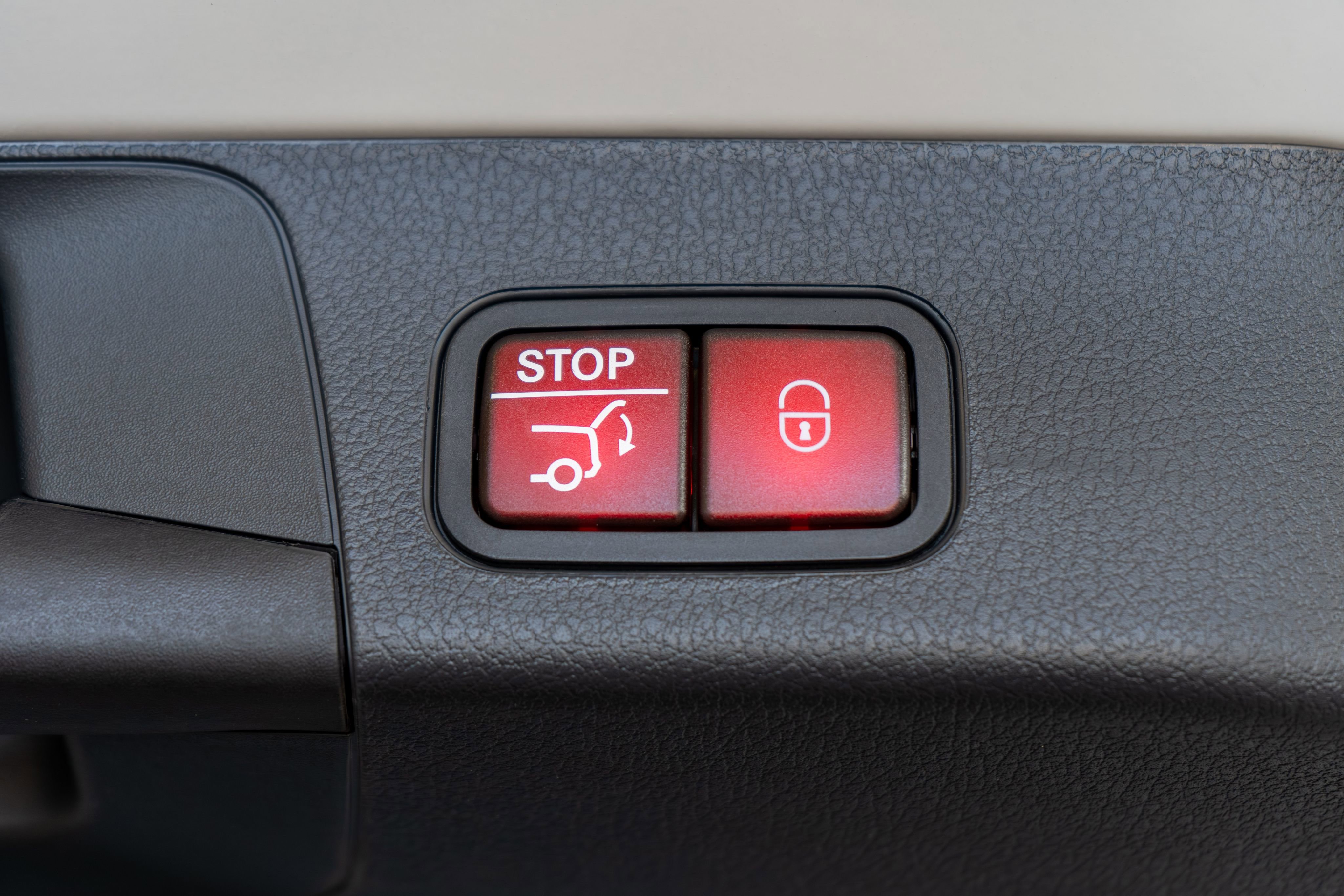 Certified 2026 Mercedes-Benz GLB 250 4MATIC image 35