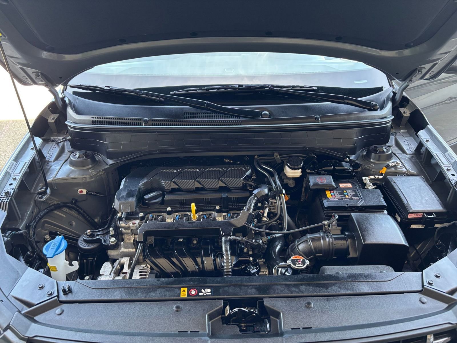 Used 2025 Hyundai Venue SEL image 33
