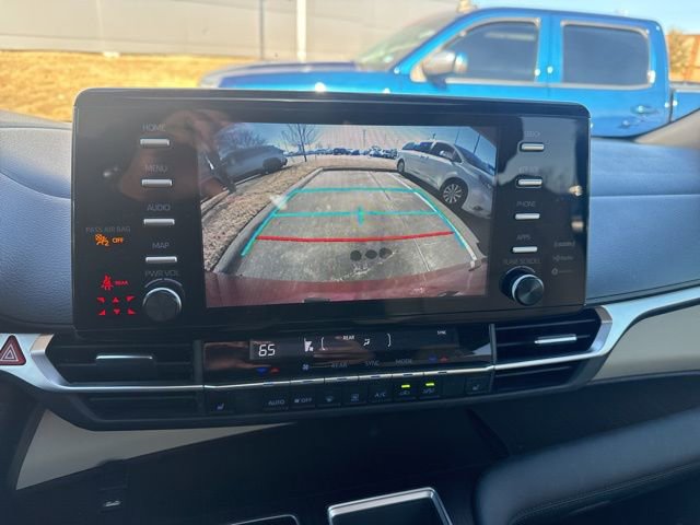 Used 2021 Toyota Sienna XLE image 17