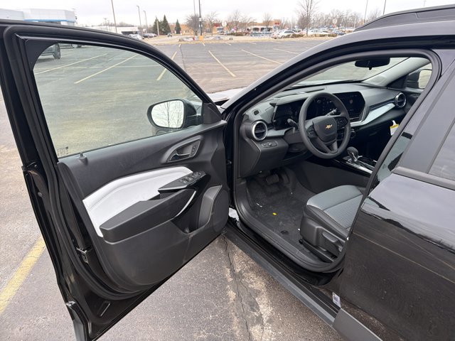 New 2026 Chevrolet Trax LT image 9