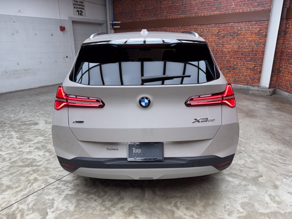 Certified 2025 BMW X3 xDrive30i w/ Premium Package AWD/4WD image 4