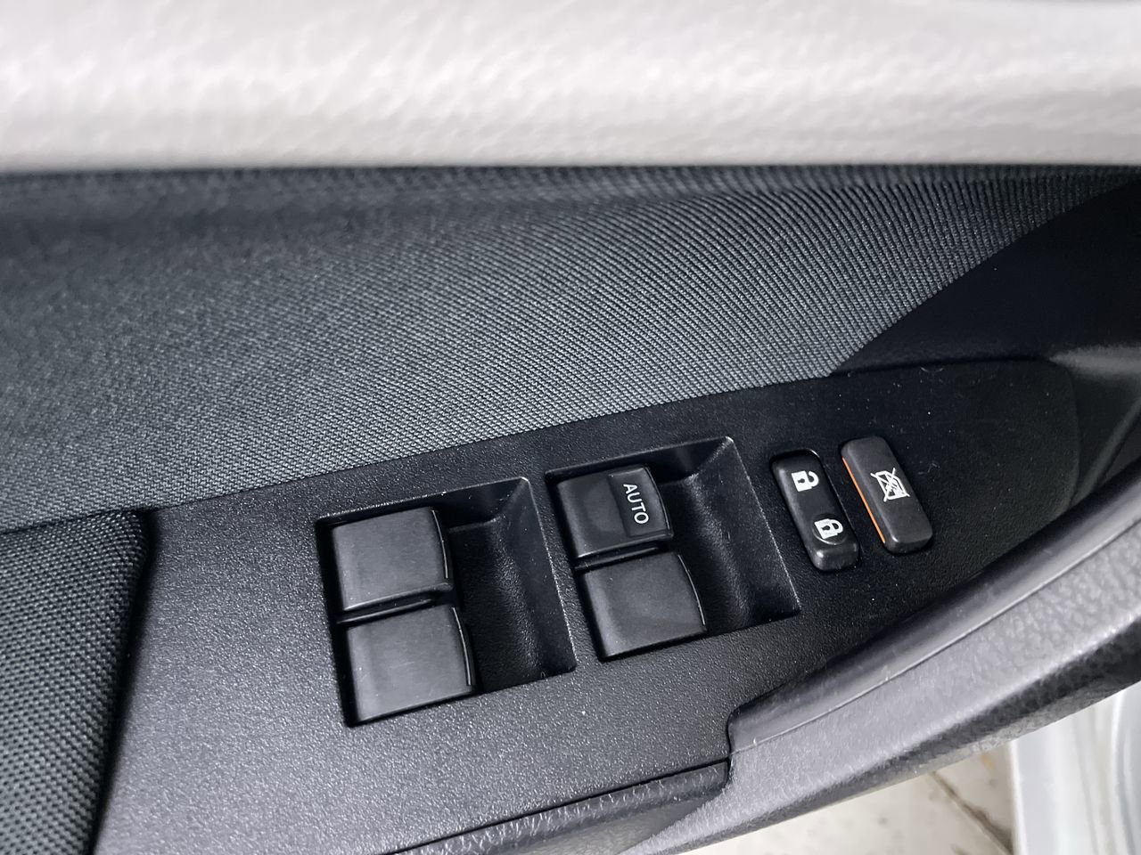 Used 2017 Toyota Corolla LE image 11