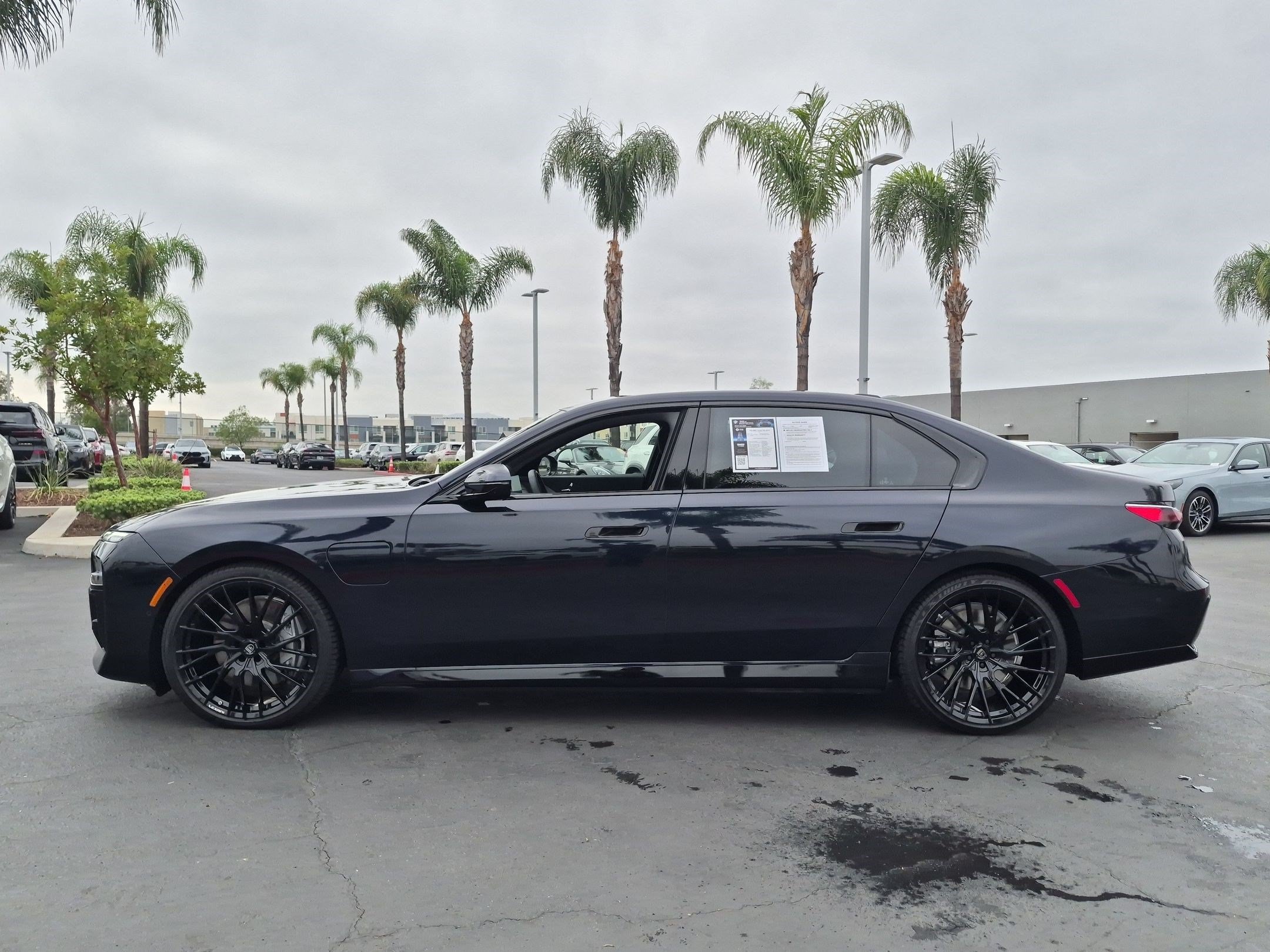 Used 2026 BMW 750e xDrive AWD/4WD image 7
