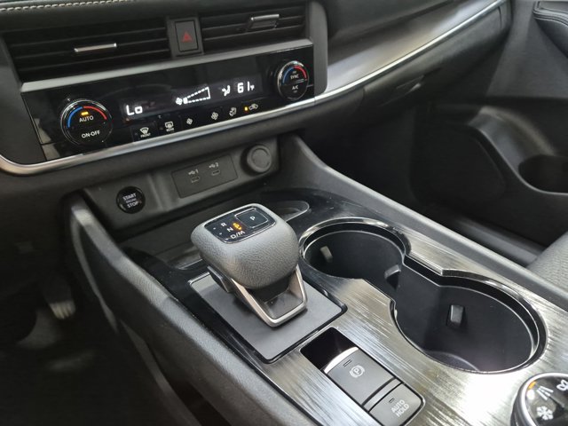 Used 2024 Nissan Rogue SV AWD/4WD image 23