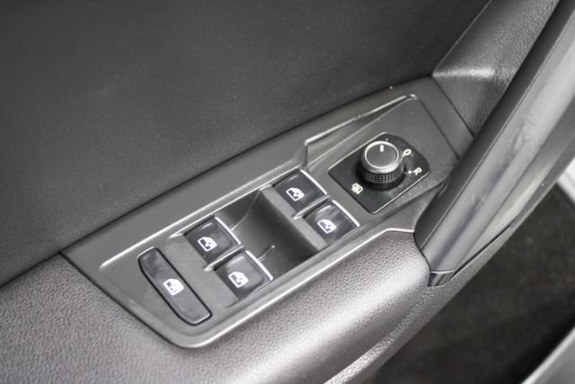 Used 2019 Volkswagen Tiguan SEL Premium R-Line AWD/4WD image 11