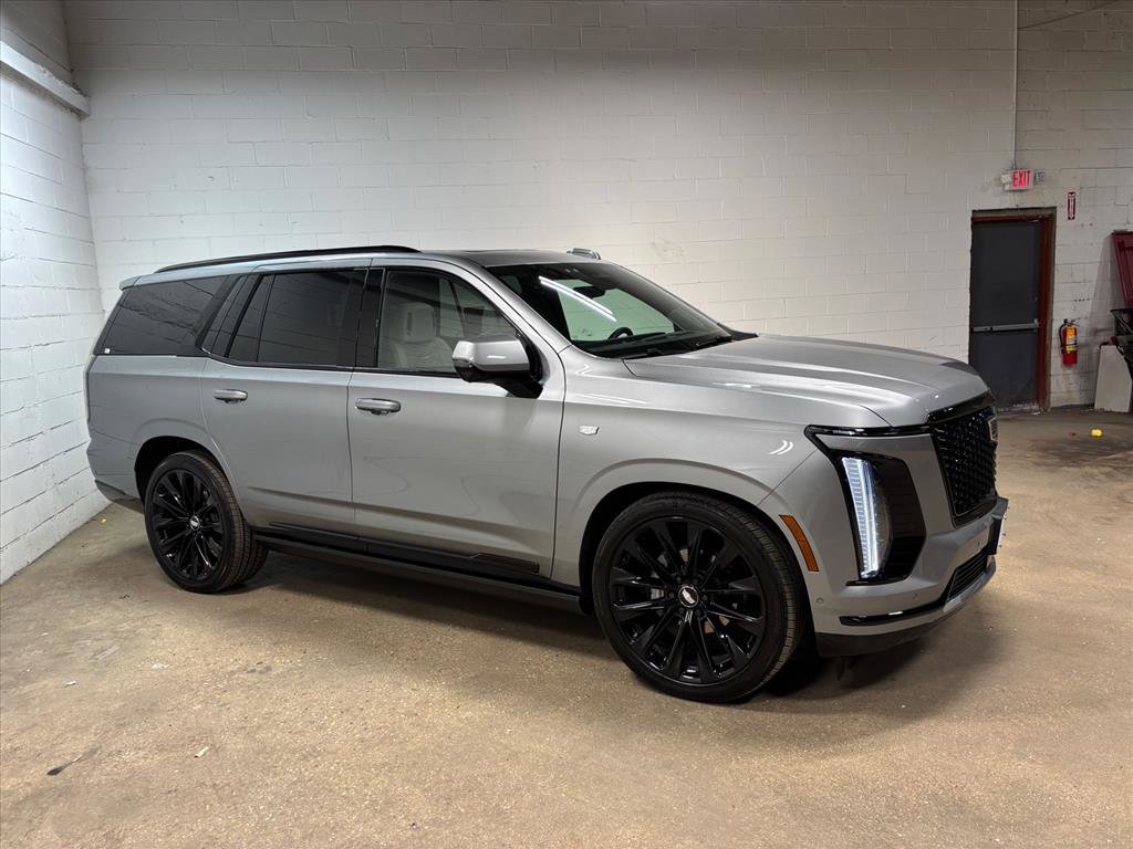 Used 2025 Cadillac Escalade Sport Platinum w/ LPO, ONYX Package image 5