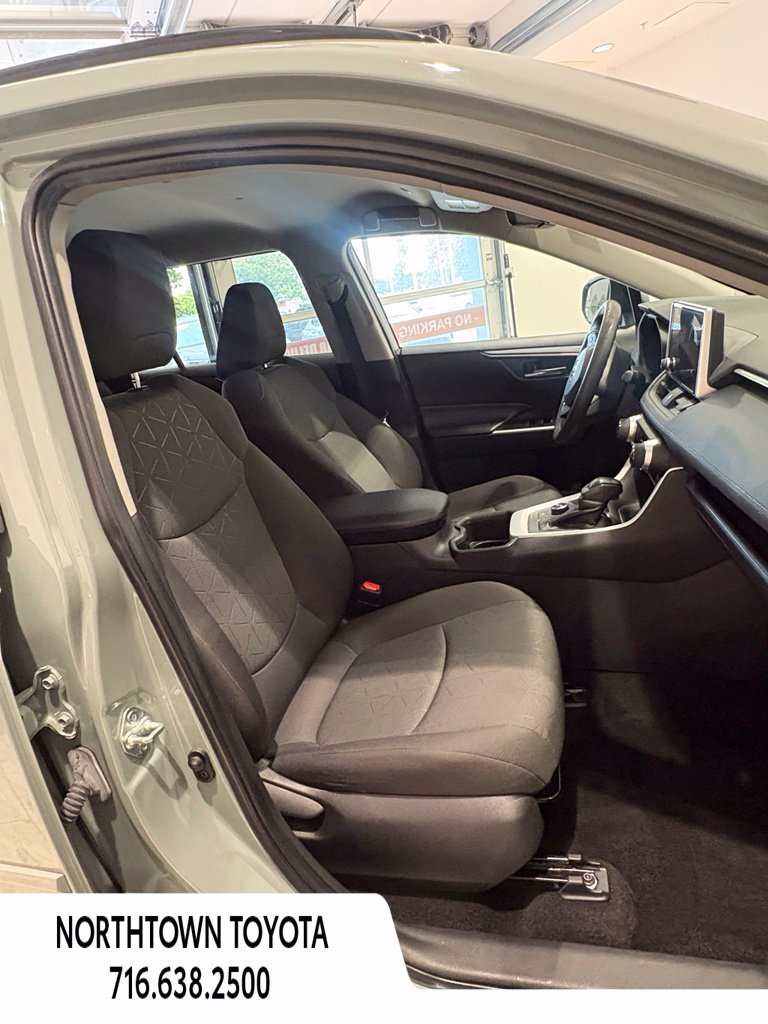 Used 2023 Toyota RAV4 XLE AWD/4WD image 14