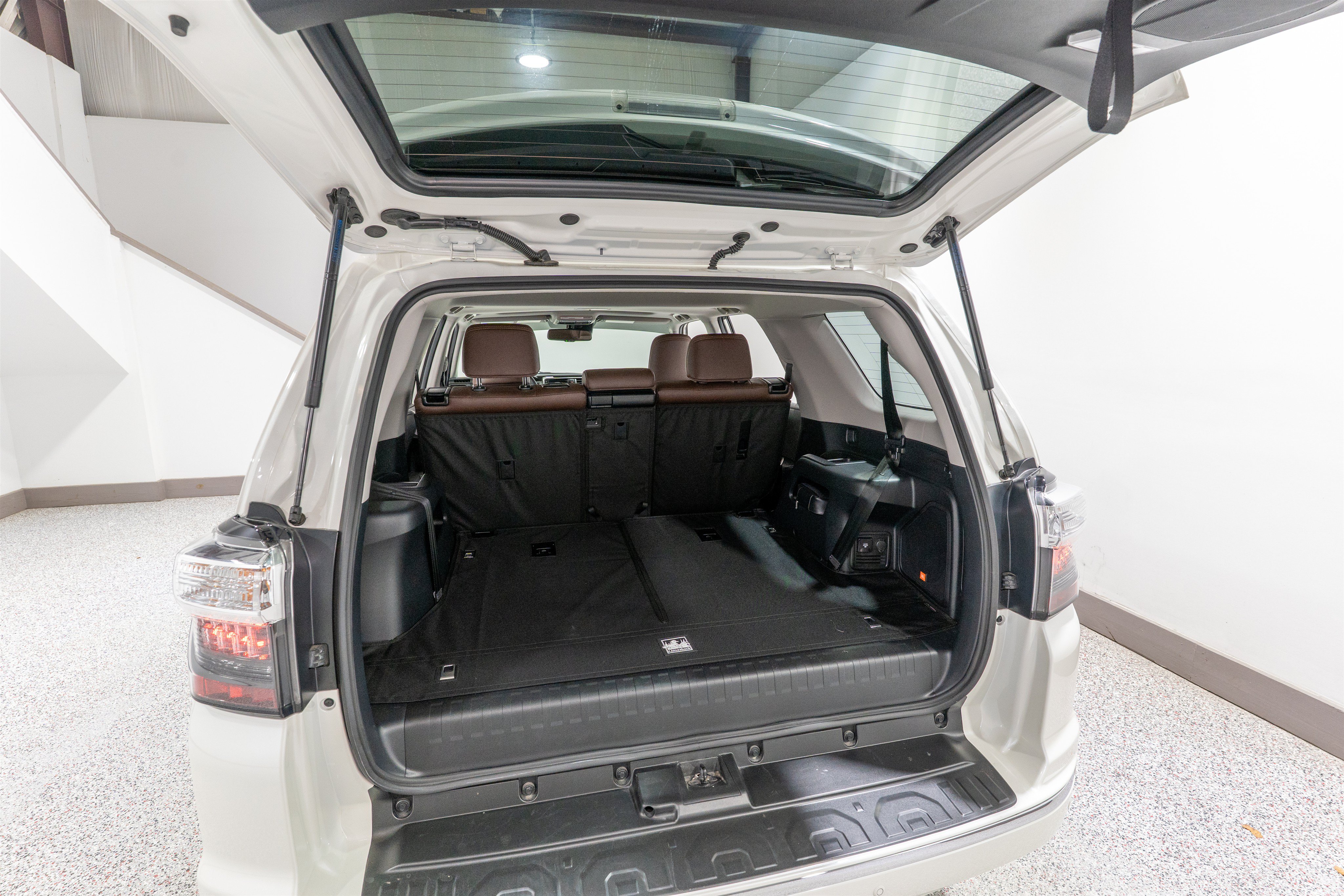Used 2023 Toyota 4Runner Limited RWD image 39
