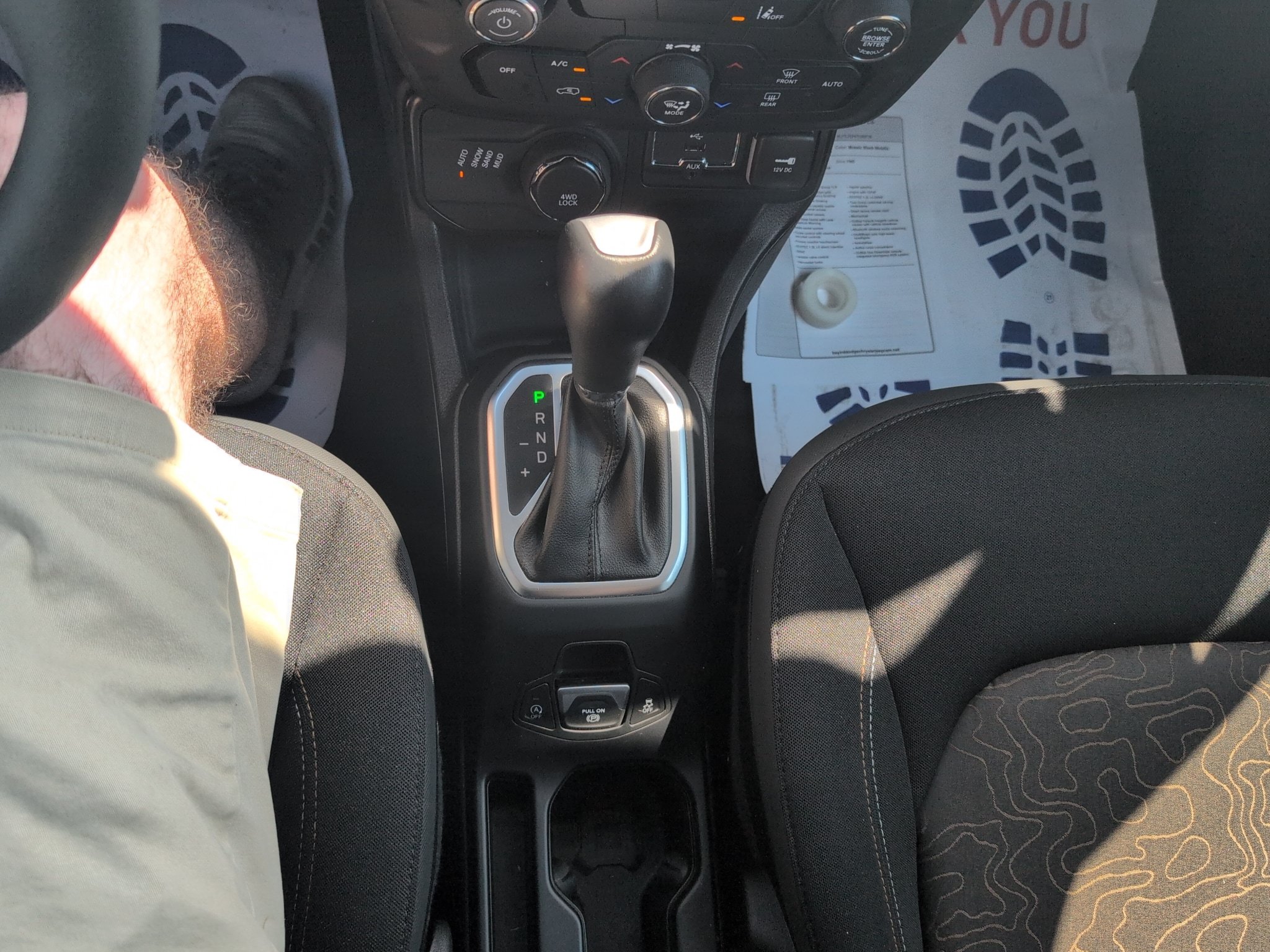 Used 2023 Jeep Renegade Latitude AWD/4WD image 24
