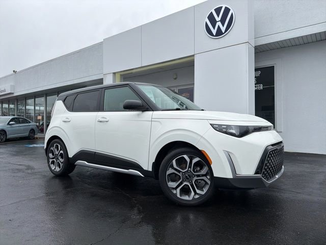 Used 2025 Kia Soul EX image 1