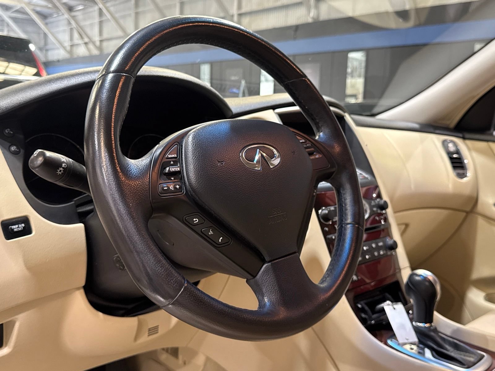 Used 2017 INFINITI QX50 AWD w/ Premium Plus Package image 26