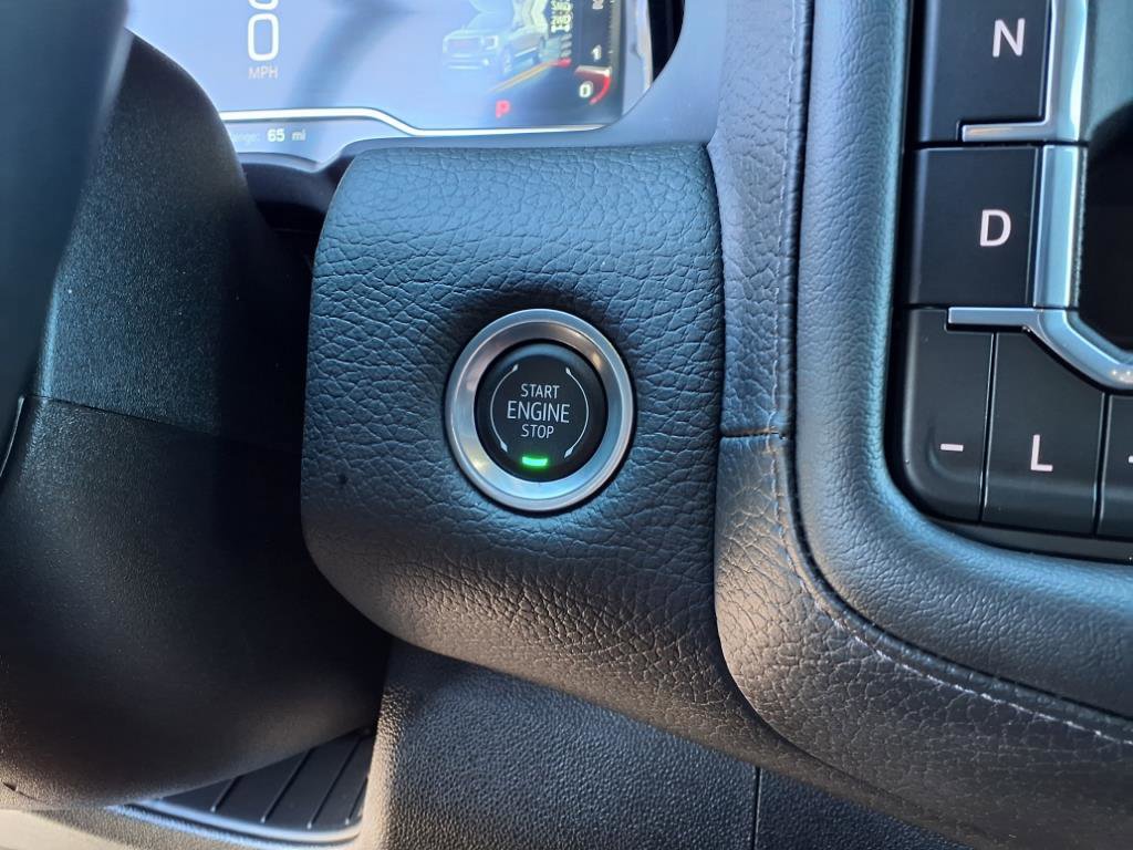 Used 2024 GMC Yukon XL Denali w/ Denali Reserve Package image 15