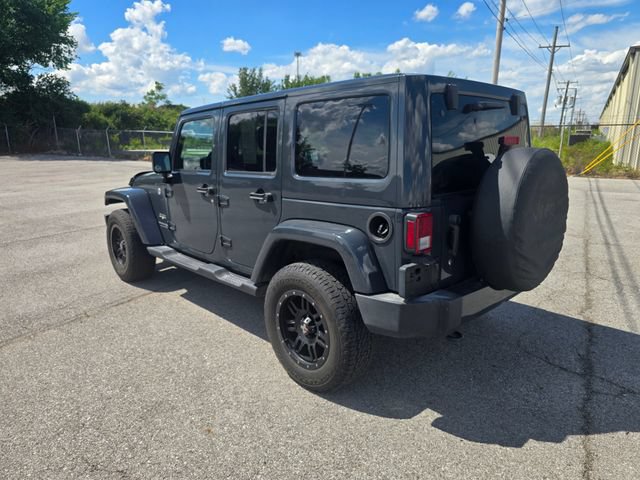 Used 2018 Jeep Wrangler Unlimited Sahara AWD/4WD image 6