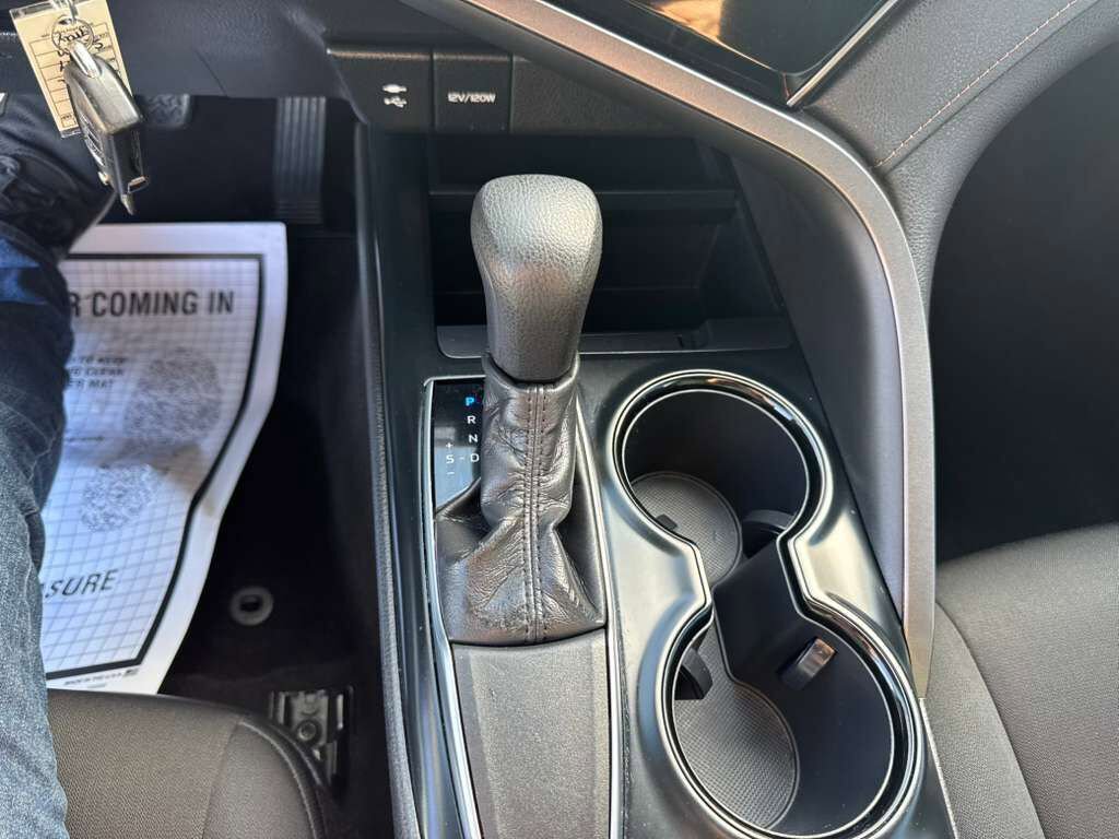 Used 2019 Toyota Camry LE FWD image 16
