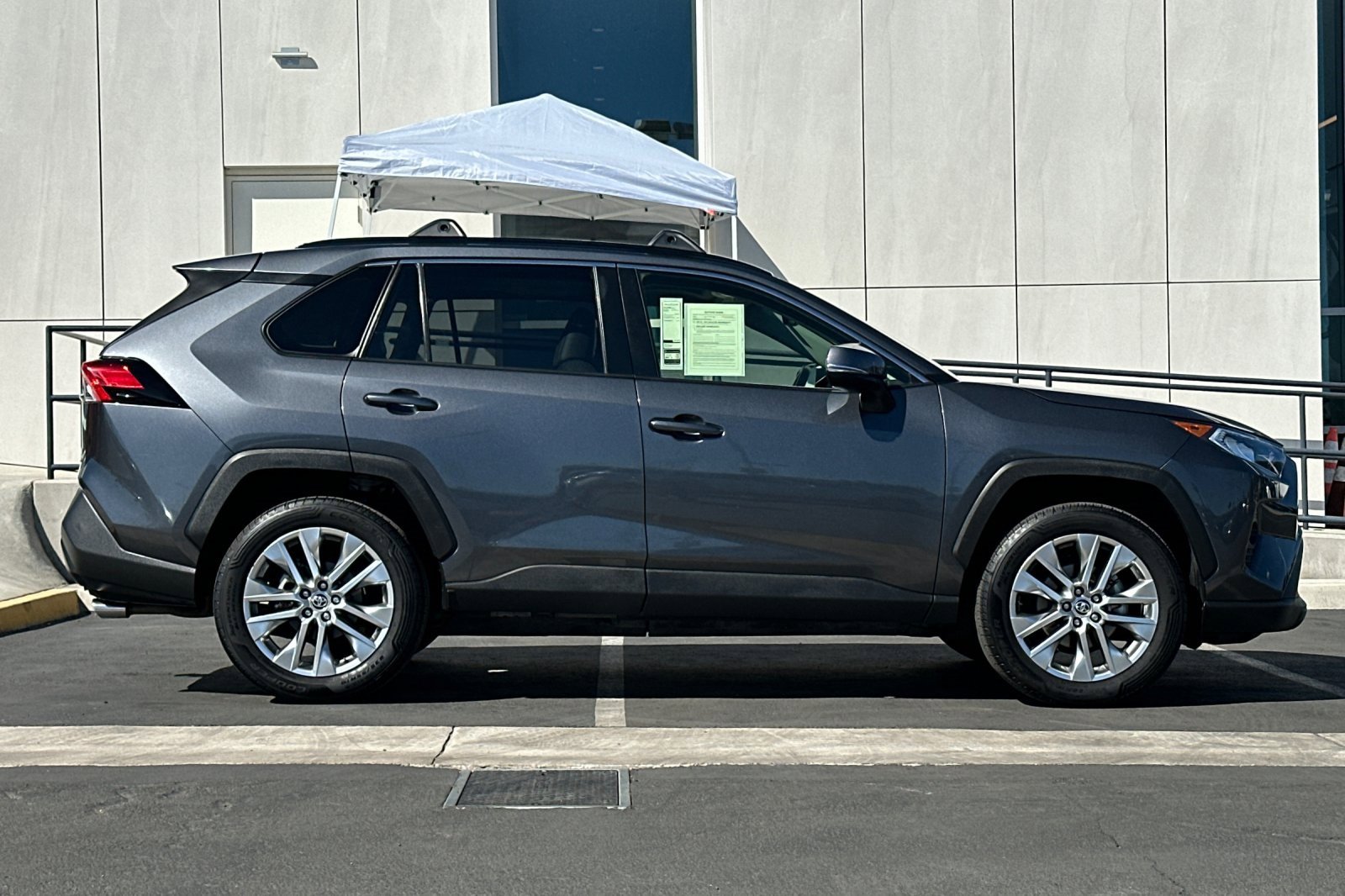 Used 2020 Toyota RAV4 XLE Premium image 2