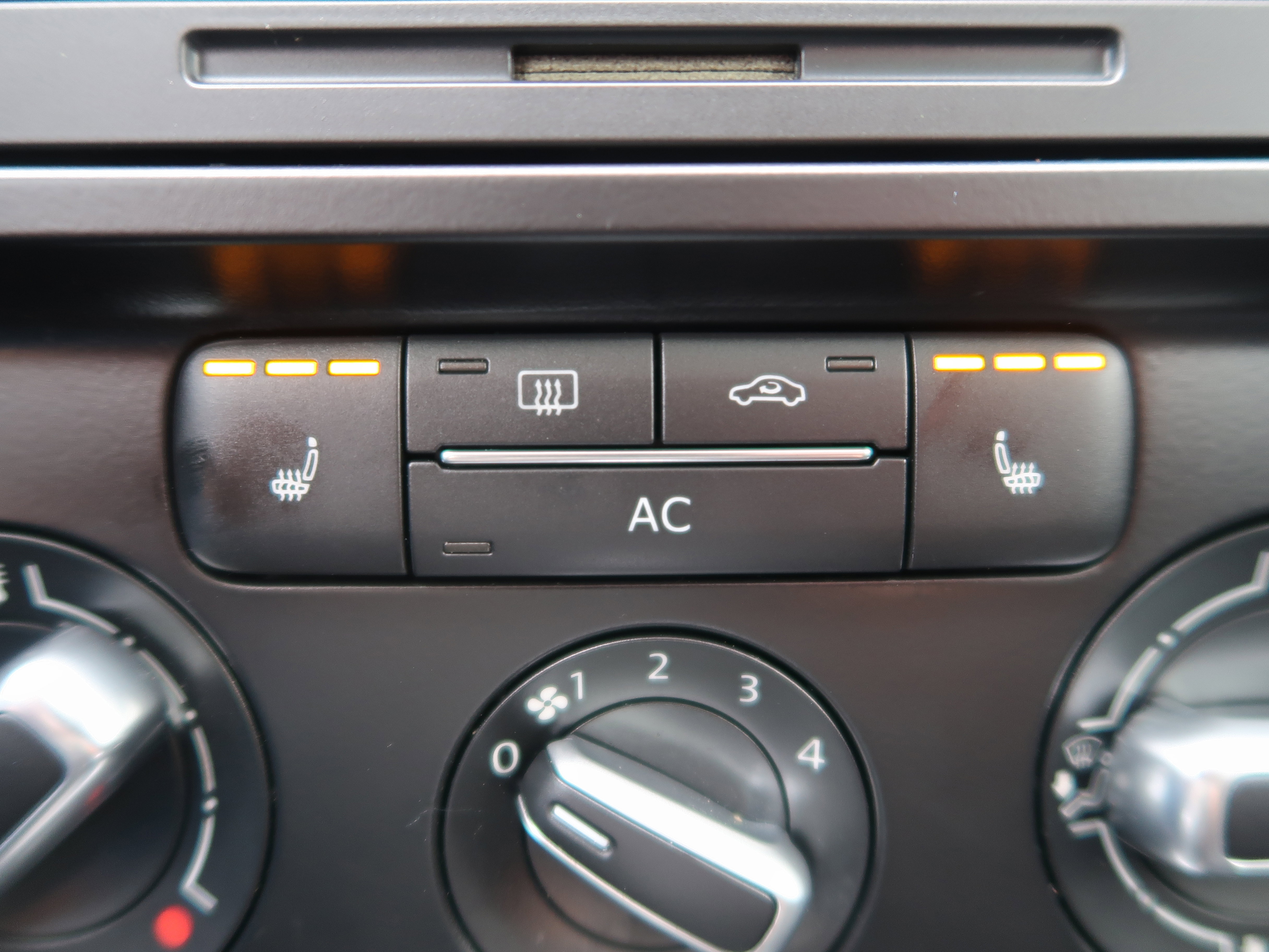 Used 2012 Volkswagen Jetta TDI FWD image 18