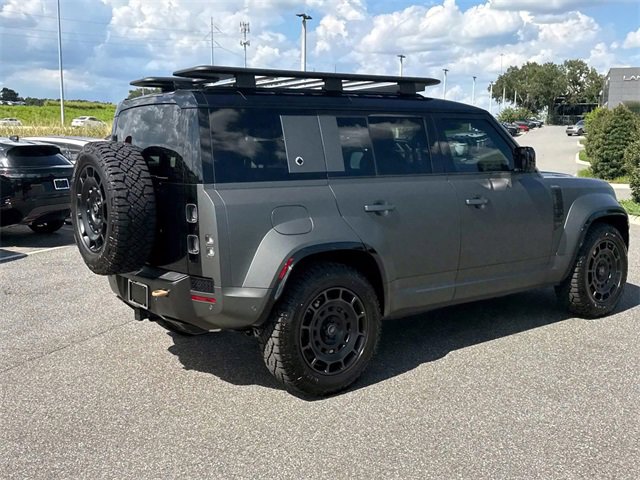 Used 2025 Land Rover Defender 110 image 6