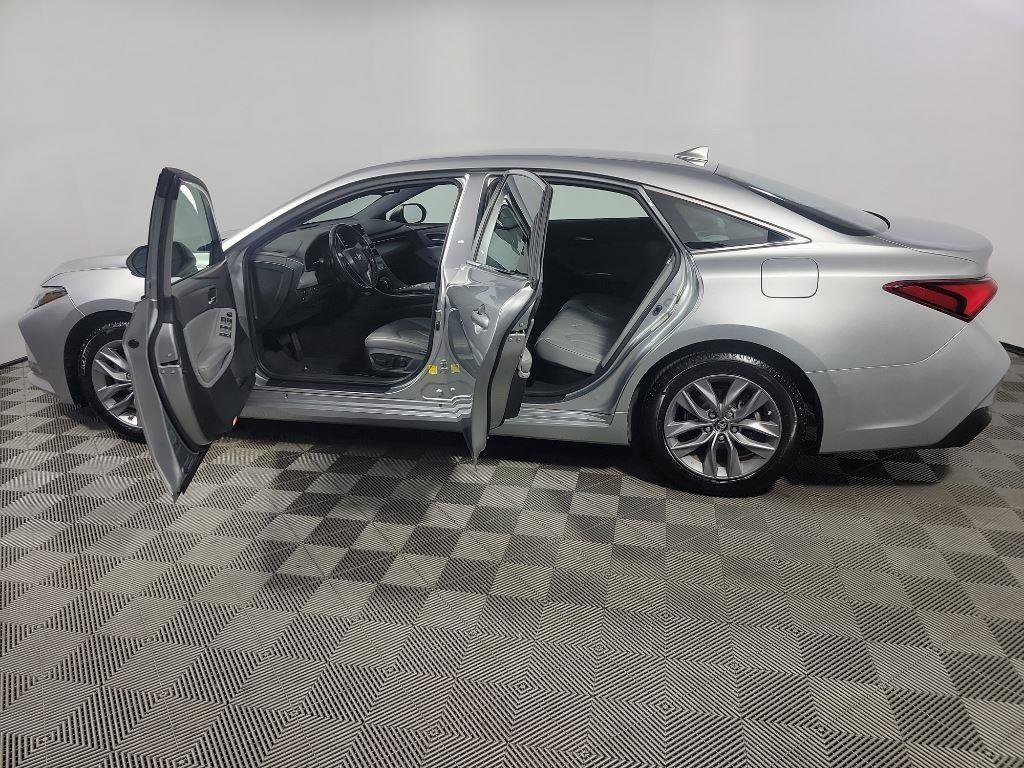 Used 2019 Toyota Avalon XLE w/ All Weather Liner Package image 15