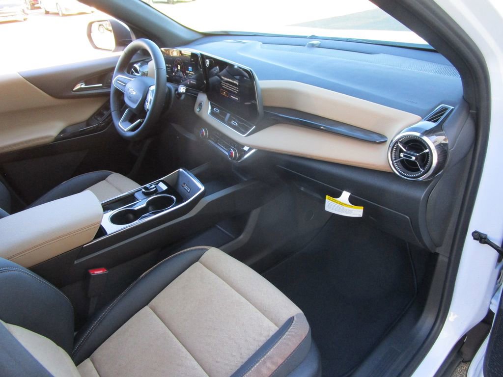 New 2026 Chevrolet Equinox ACTIV w/ Convenience Package III image 21