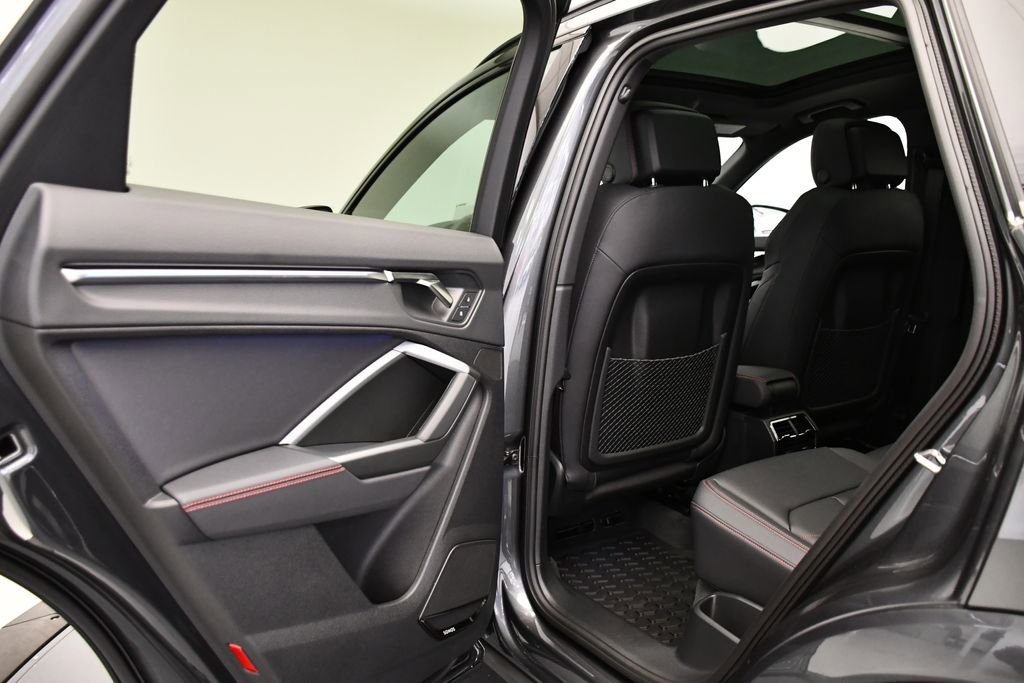 Used 2025 Audi Q3 2.0T Premium Plus w/ Premium Plus Package image 43
