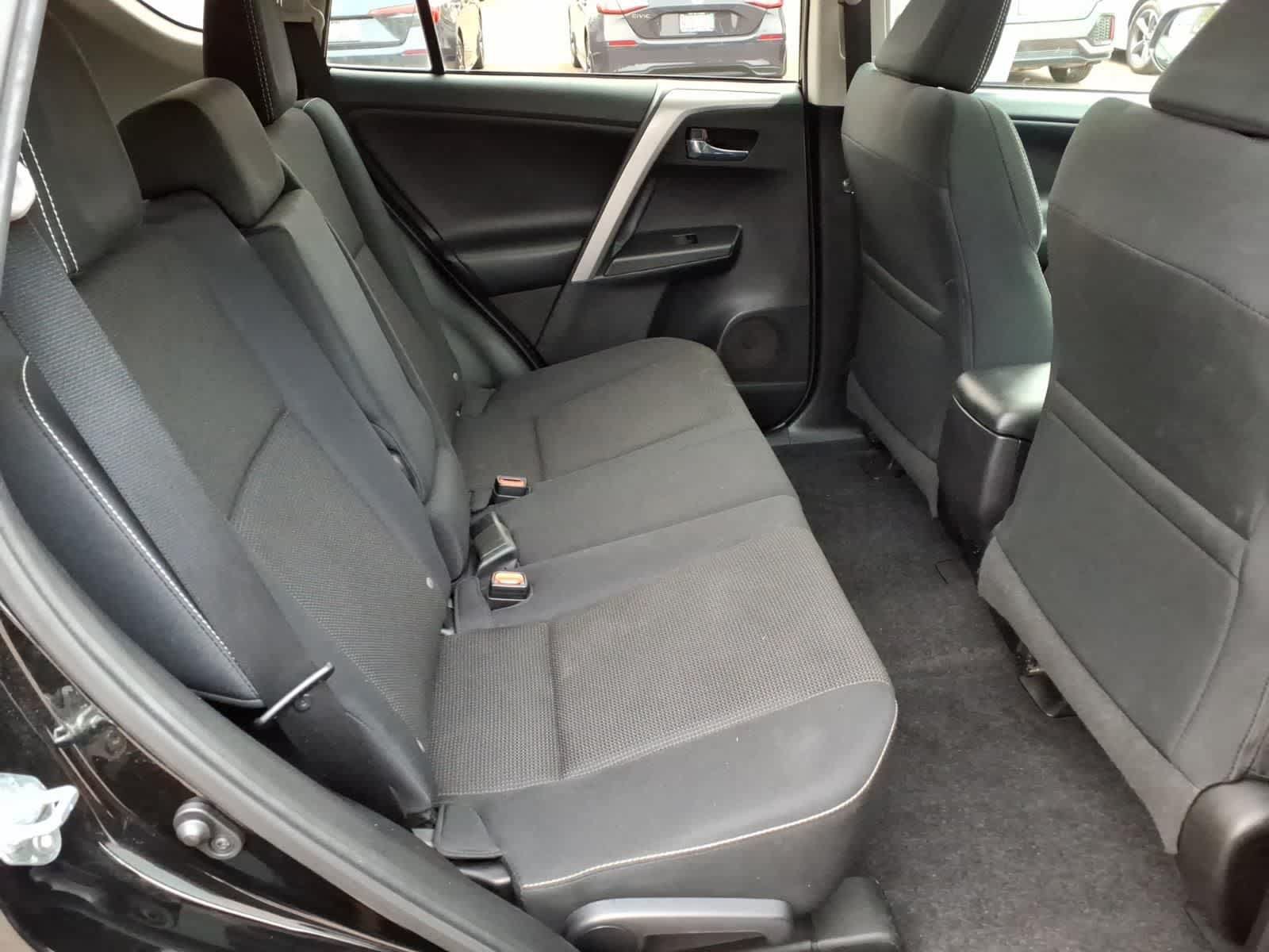 Used 2017 Toyota RAV4 XLE FWD image 12
