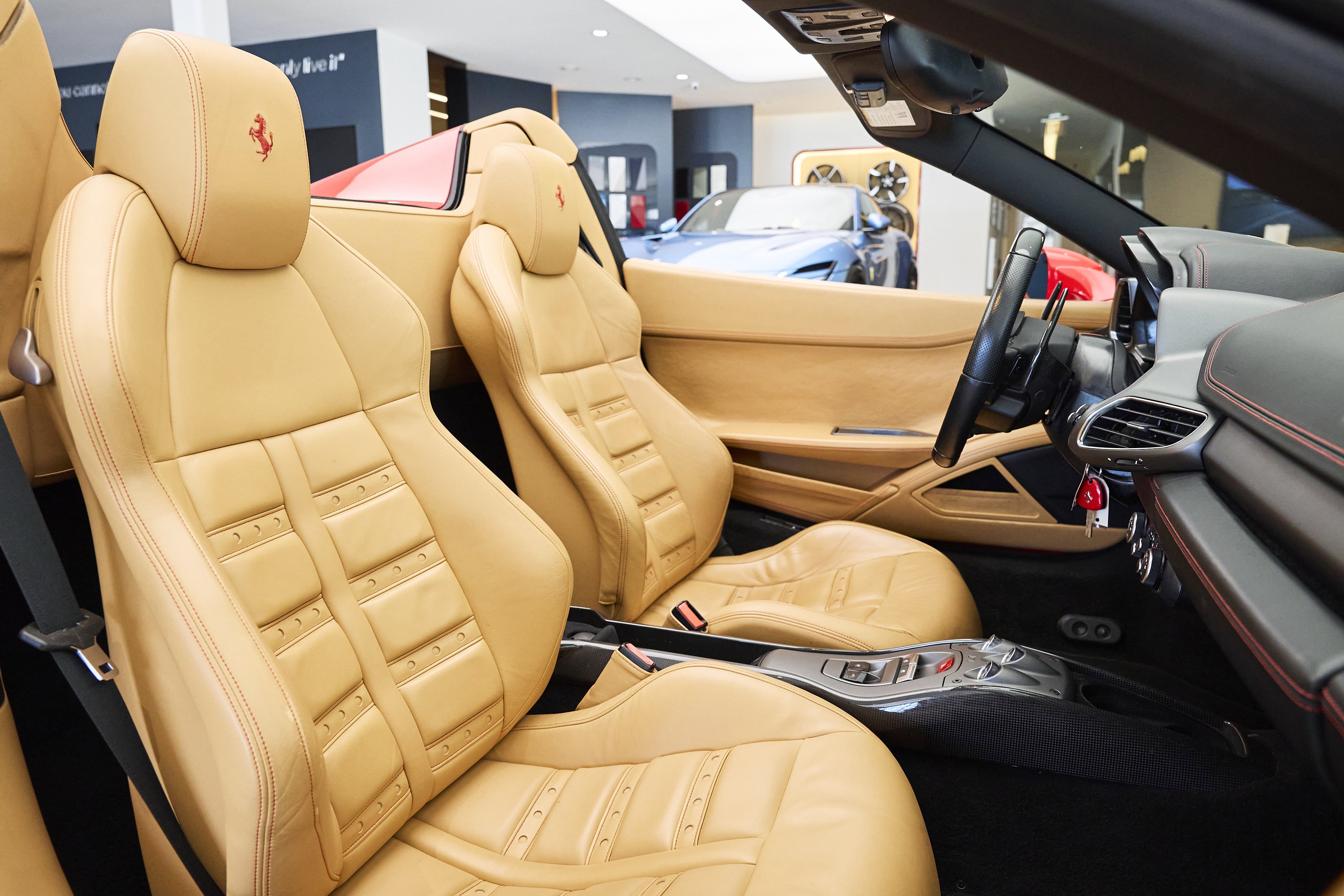 Used 2014 Ferrari 458 Spider image 30