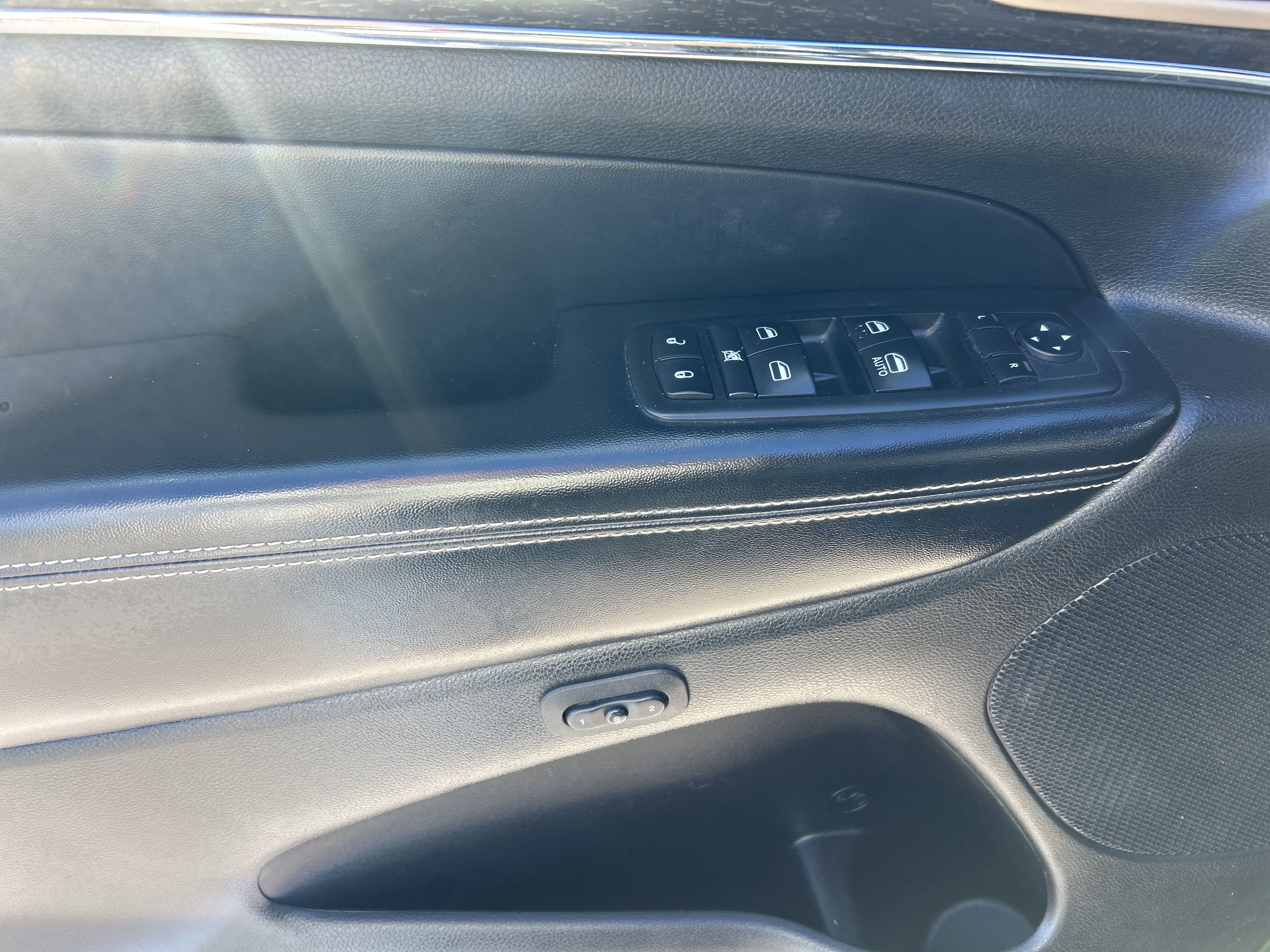 Used 2014 Jeep Grand Cherokee Limited AWD/4WD image 13