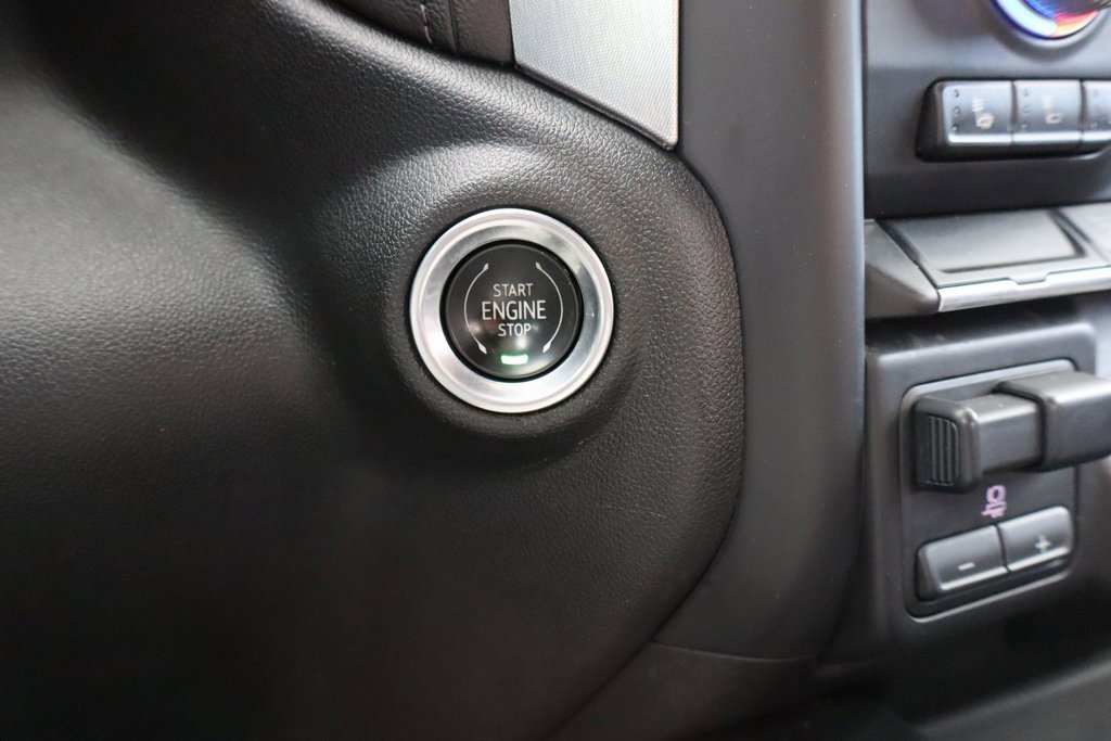 Used 2022 GMC Sierra 3500 SLT w/ SLT Convenience Package image 12