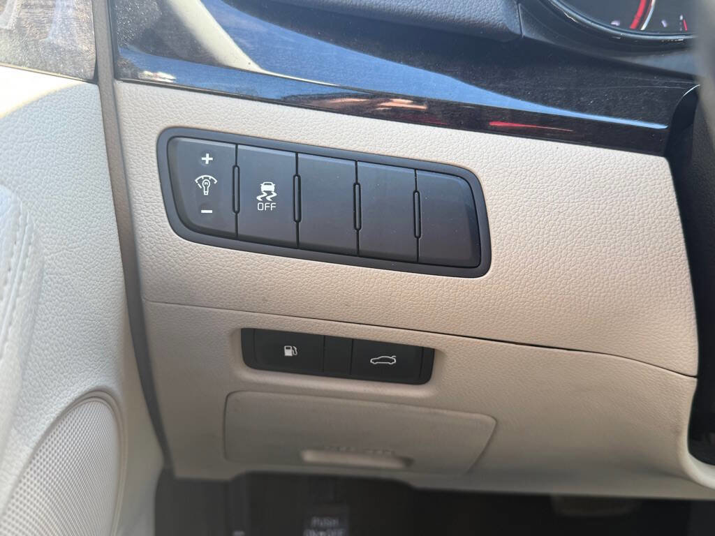 Used 2014 Kia Cadenza Premium image 12