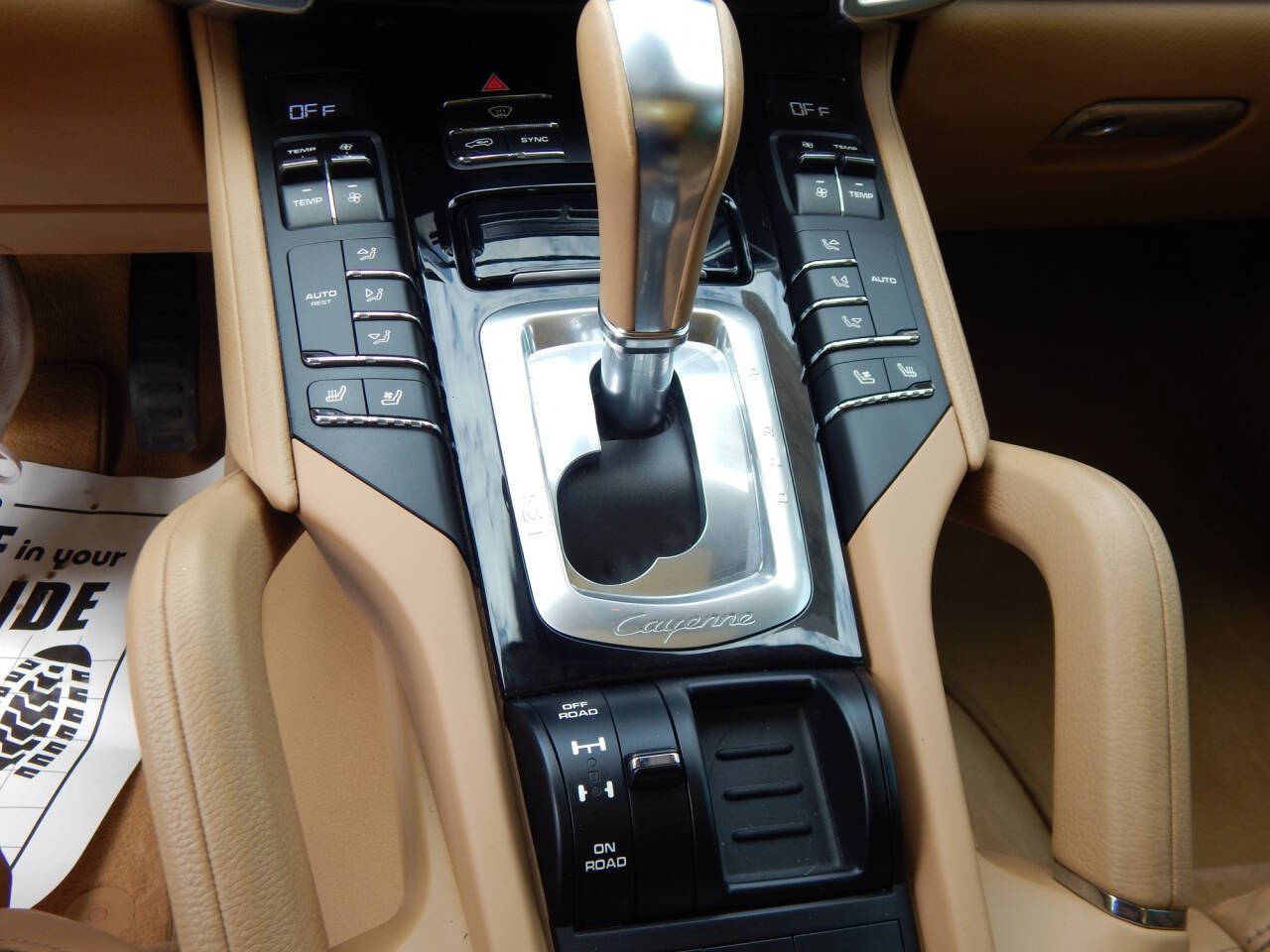 Used 2017 Porsche Cayenne AWD/4WD image 25