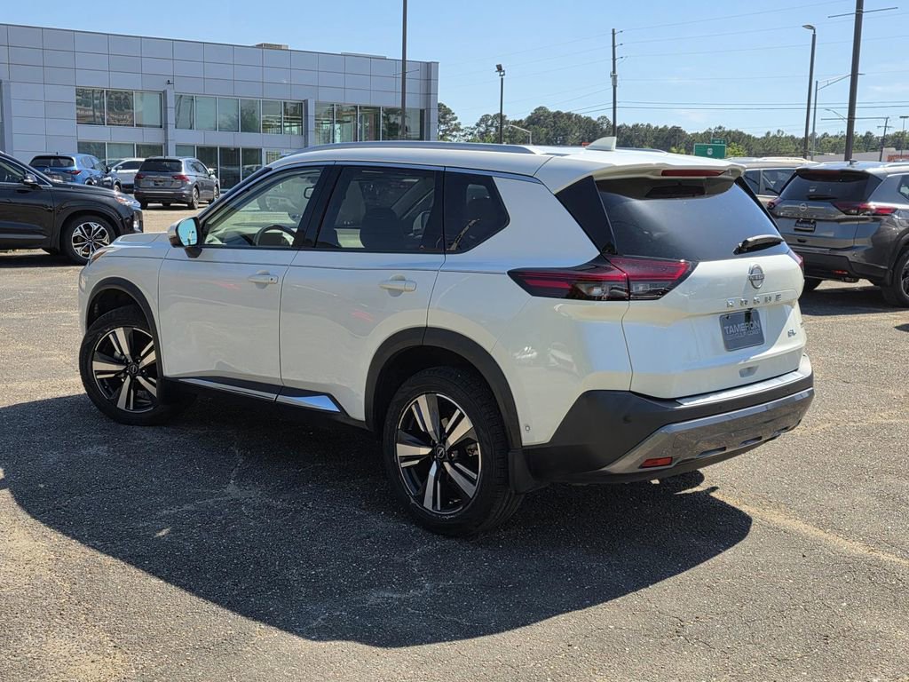 Used 2023 Nissan Rogue SL w/ SL Premium Package FWD image 5