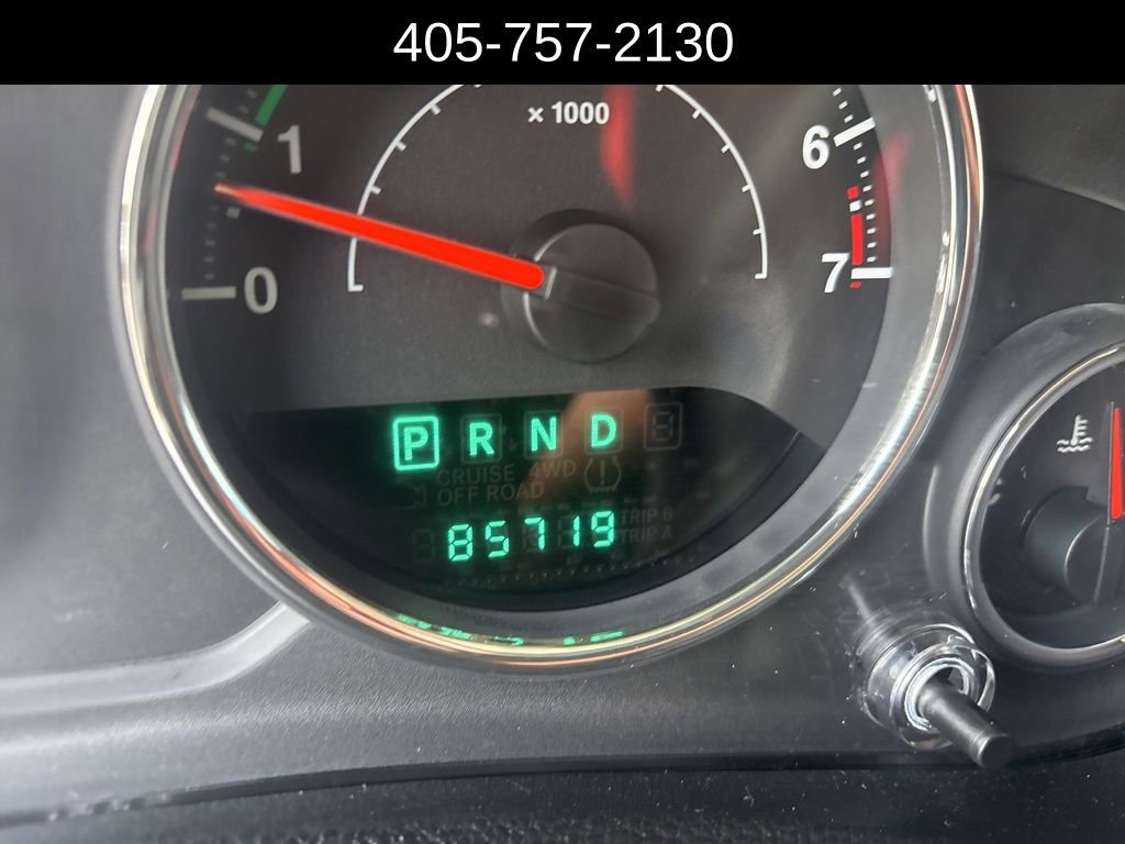 Used 2014 Jeep Wrangler Unlimited Sahara w/ Connectivity Group AWD/4WD image 10