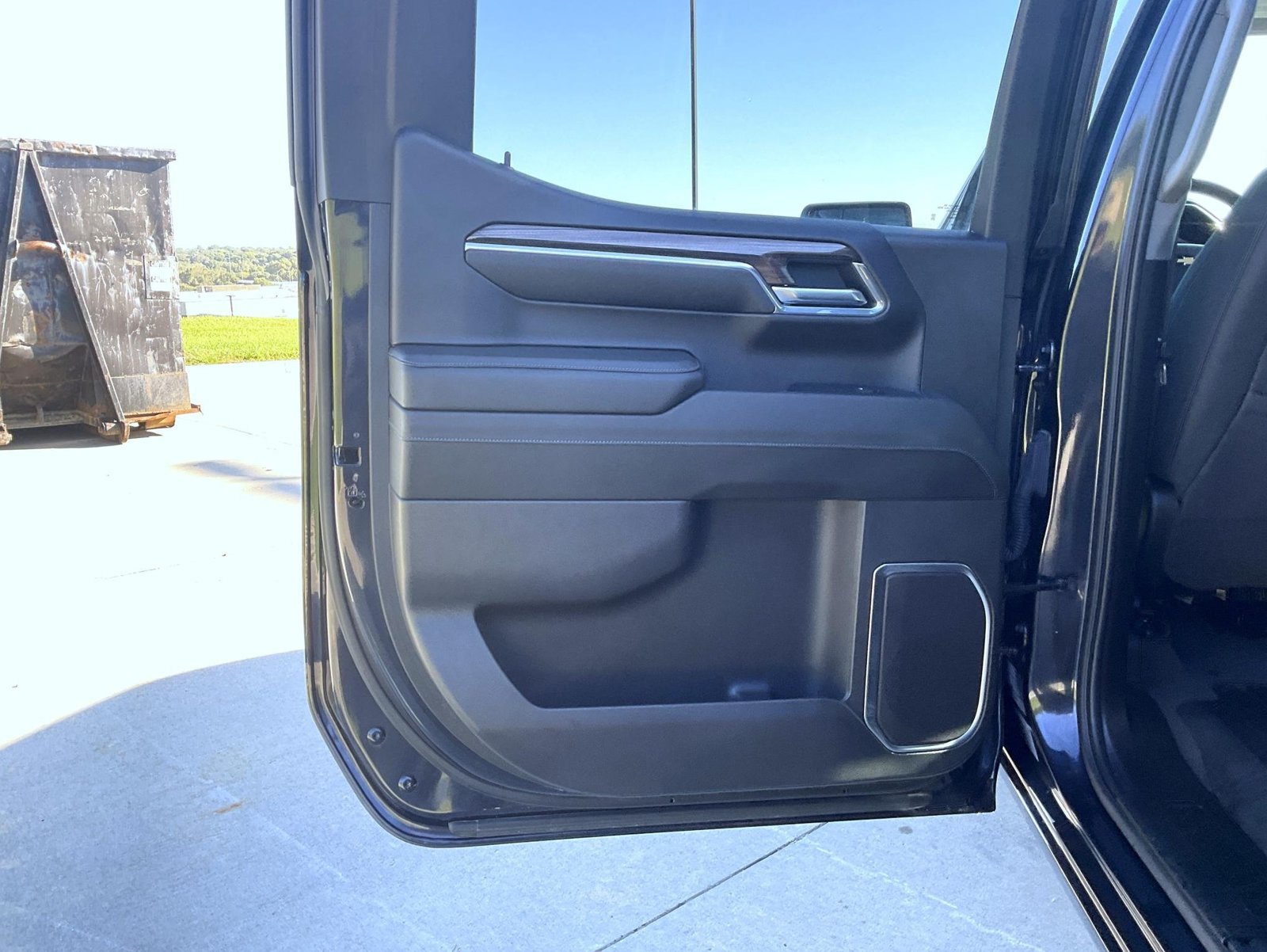 Used 2024 Chevrolet Silverado 1500 LT AWD/4WD image 18