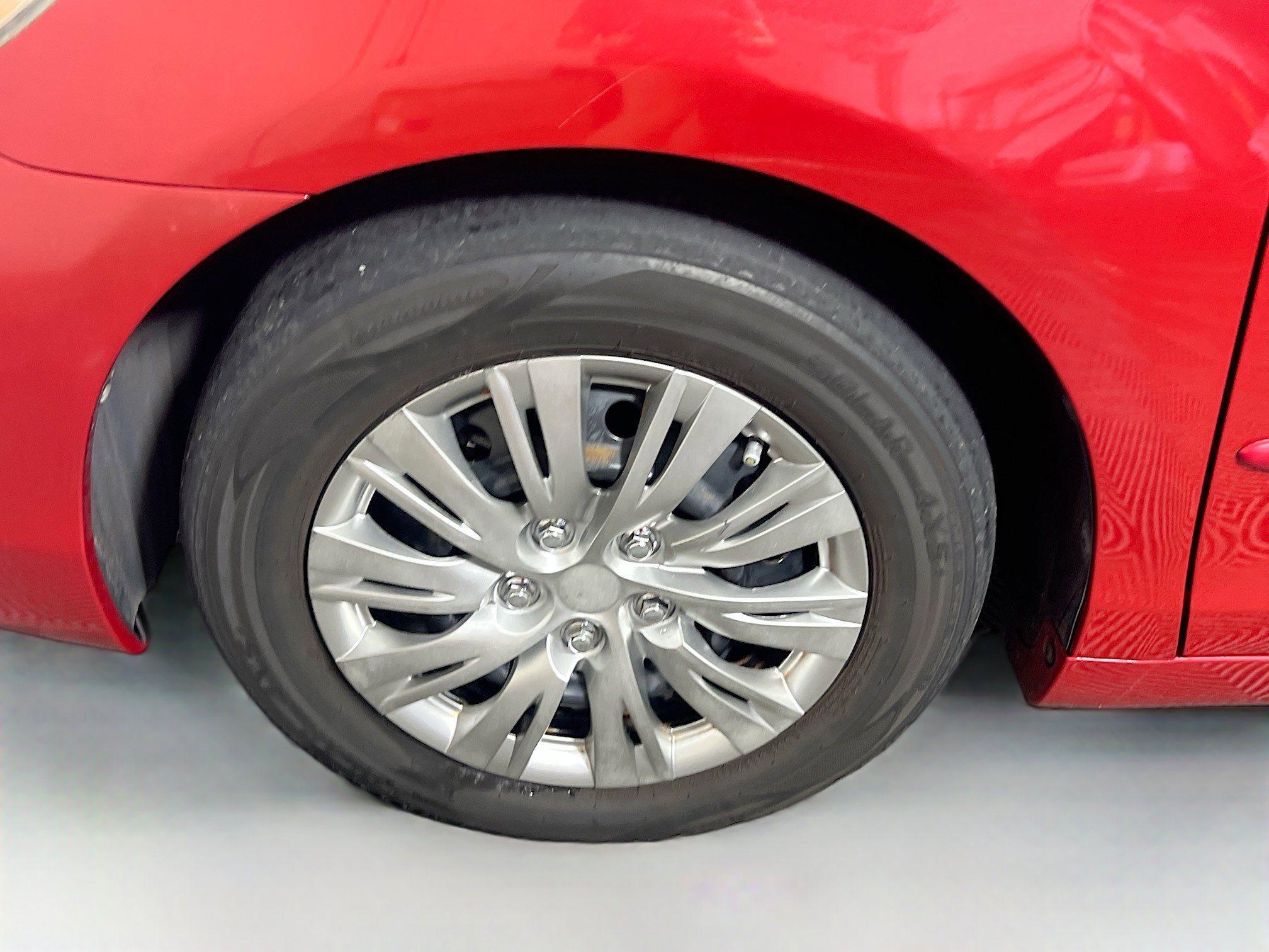 Used 2010 Toyota Camry LE FWD image 13