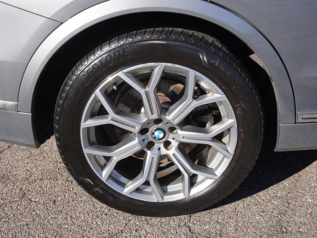 Used 2023 BMW X7 xDrive40i w/ Parking Assistance Package image 24