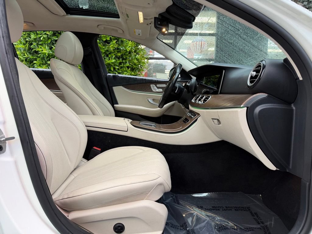 Used 2022 Mercedes-Benz E 350 4MATIC Sedan image 31