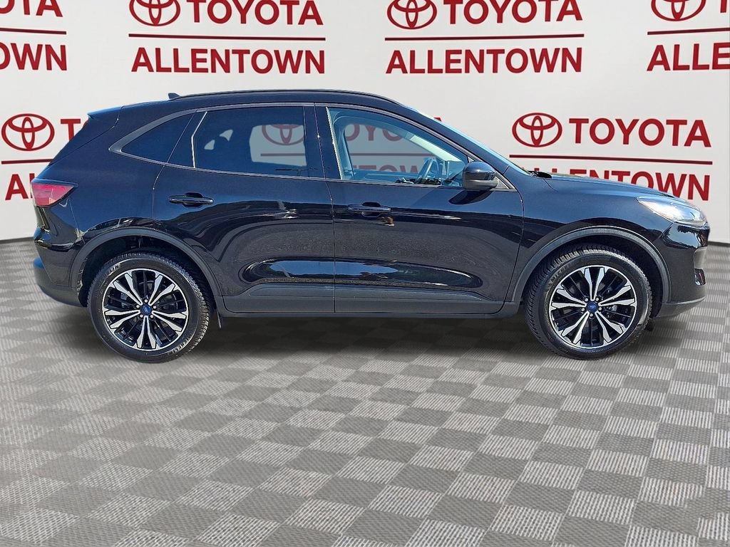 Used 2022 Ford Escape SEL w/ SEL Stealth AWD Package image 9